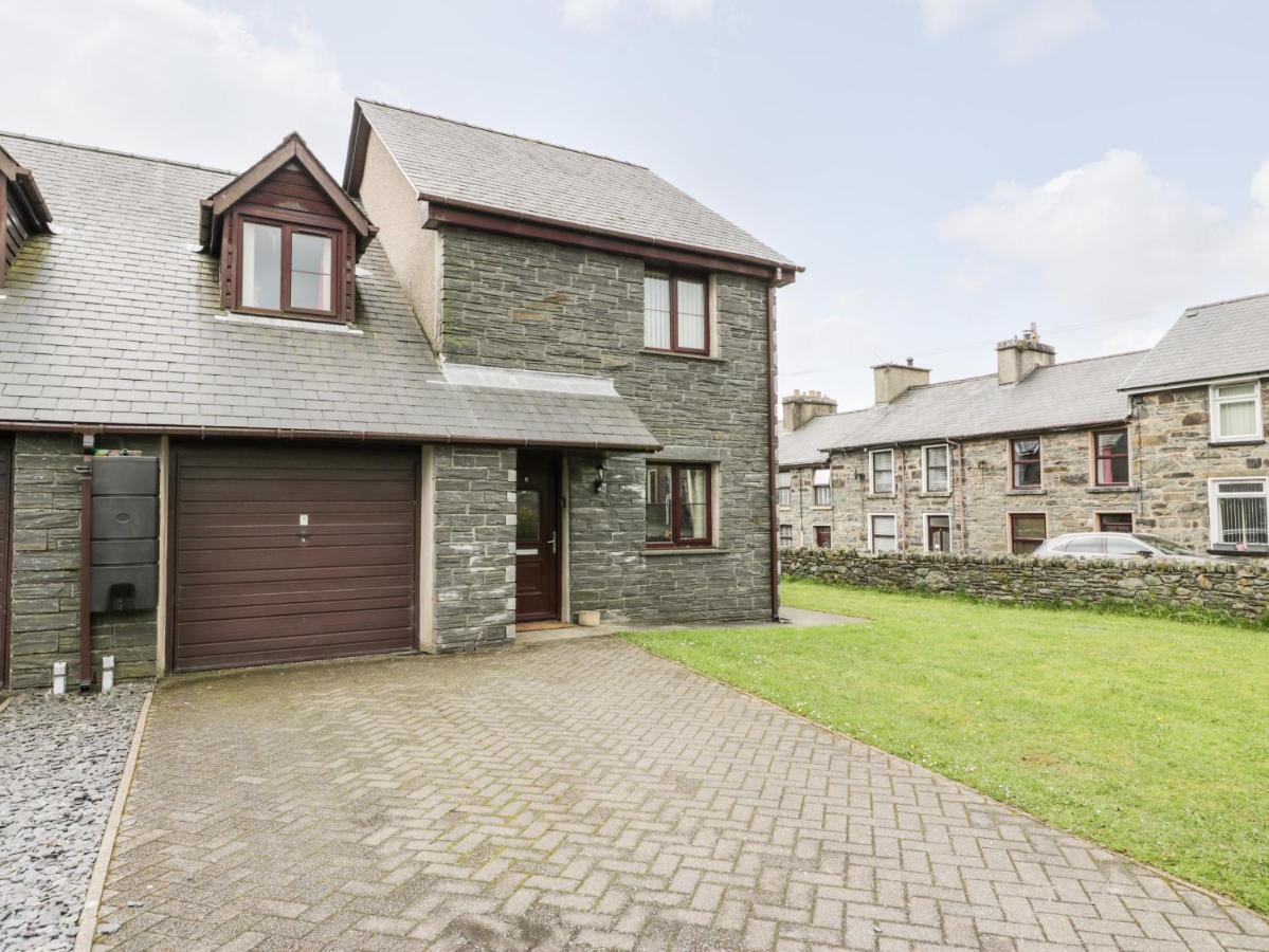 6 Stad Yr Ysgol Blaenau Ffestiniog Exteriör bild